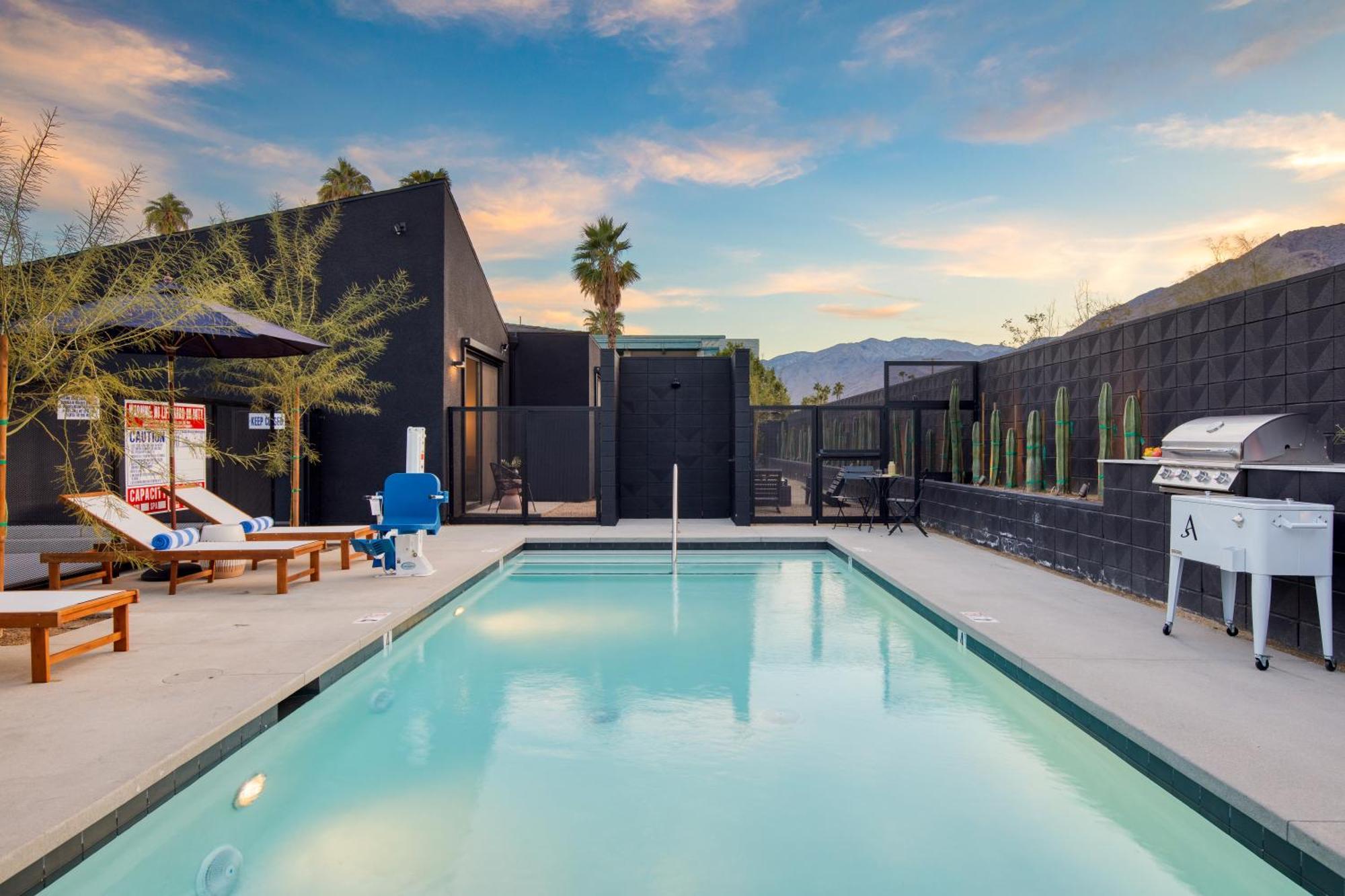 Blackhaus By Avantstay Ada Modern Rooms, Pool & Bbq Palm Springs Ngoại thất bức ảnh